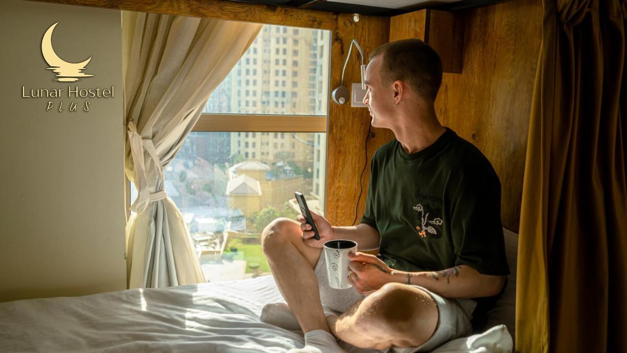 Lunar Hostel Plus Dubai Ngoại thất bức ảnh