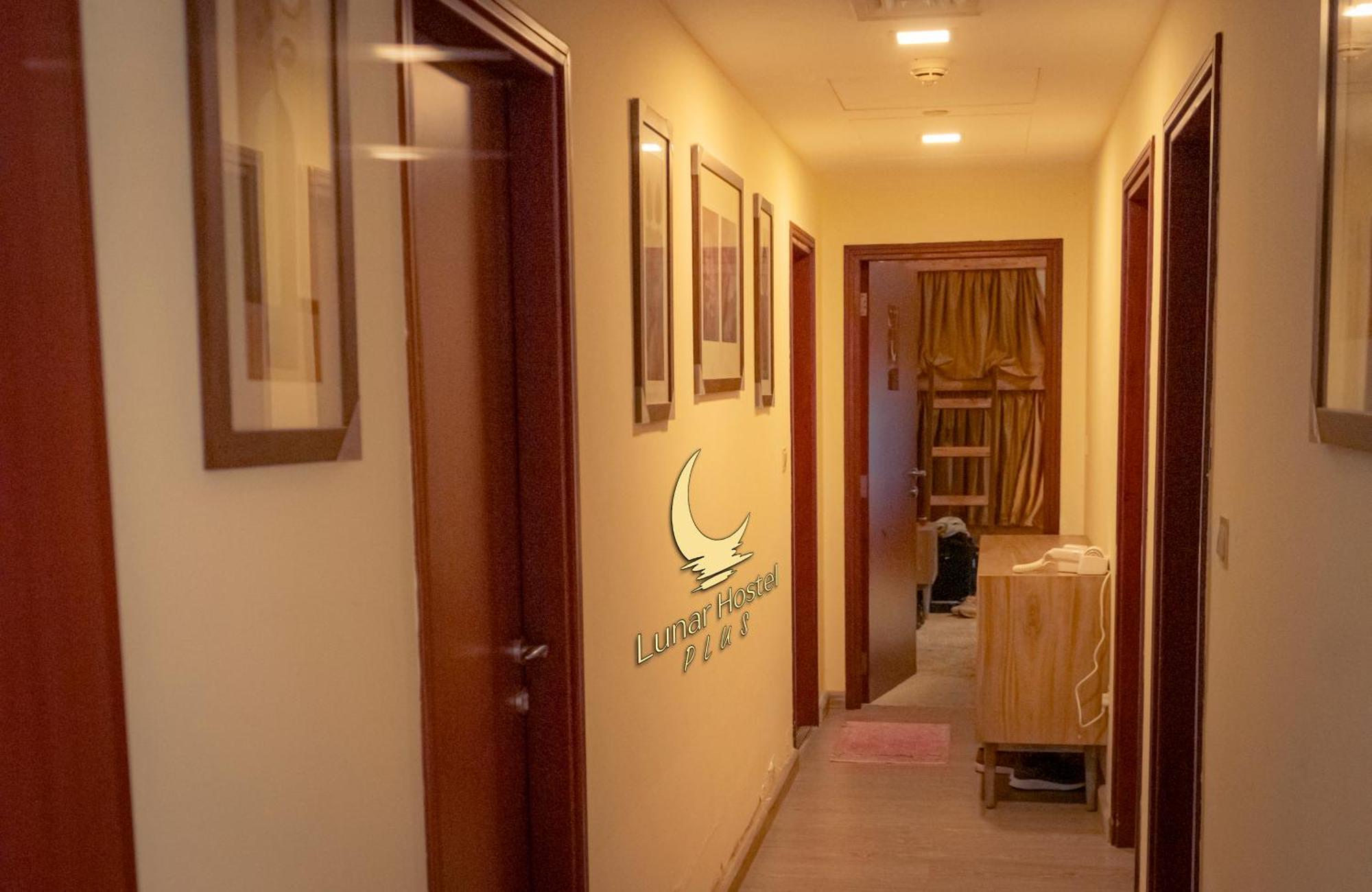Lunar Hostel Plus Dubai Ngoại thất bức ảnh