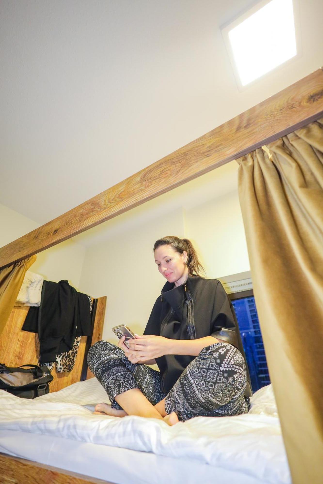 Lunar Hostel Plus Dubai Ngoại thất bức ảnh