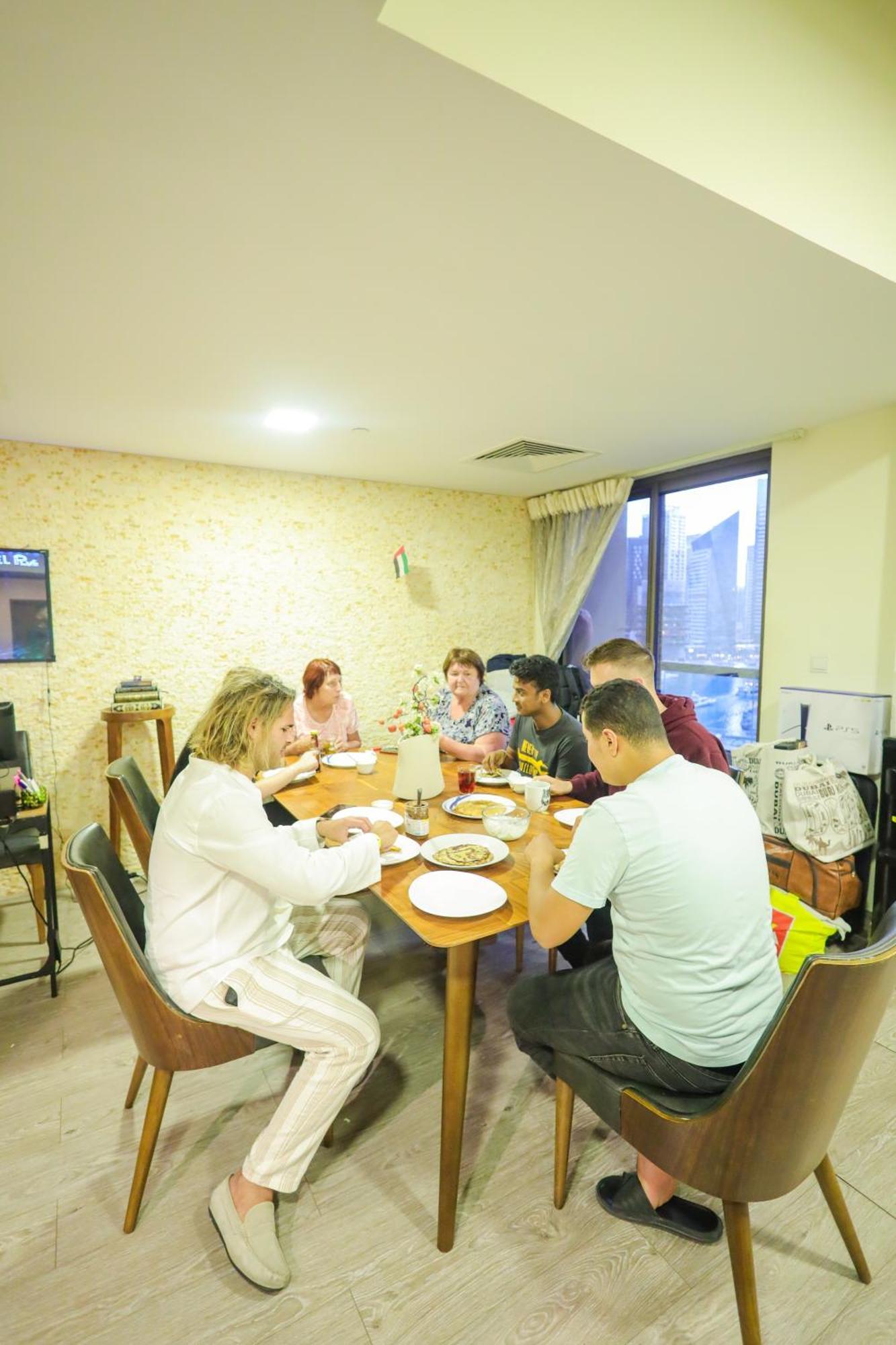 Lunar Hostel Plus Dubai Ngoại thất bức ảnh